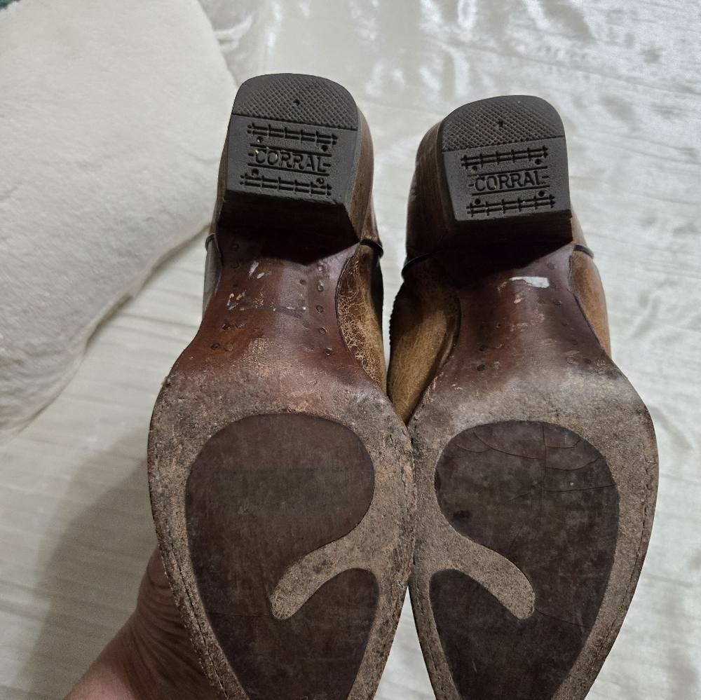 Boots By Corral Size 8 EUC!!! - Picture 9 of 13